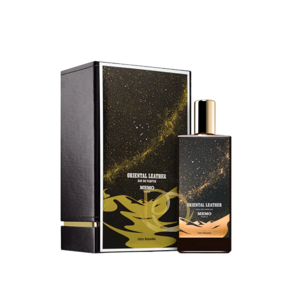 Memo Paris Oriental Leather con un diseño oriental dorado. Cuero especiado oriental.