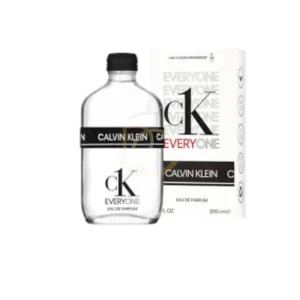 Fotografía del frasco minimalista de perfume CK Everyone de Calvin Klein con la banda elástica en el cuello.