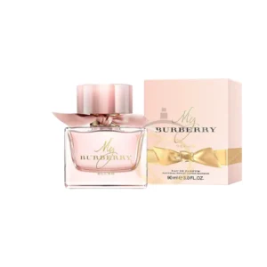 My Burberry Blush Burberry: Frasco rosado claro con lazo beige. Fragancia Floral Afrutada, fresca y elegante.