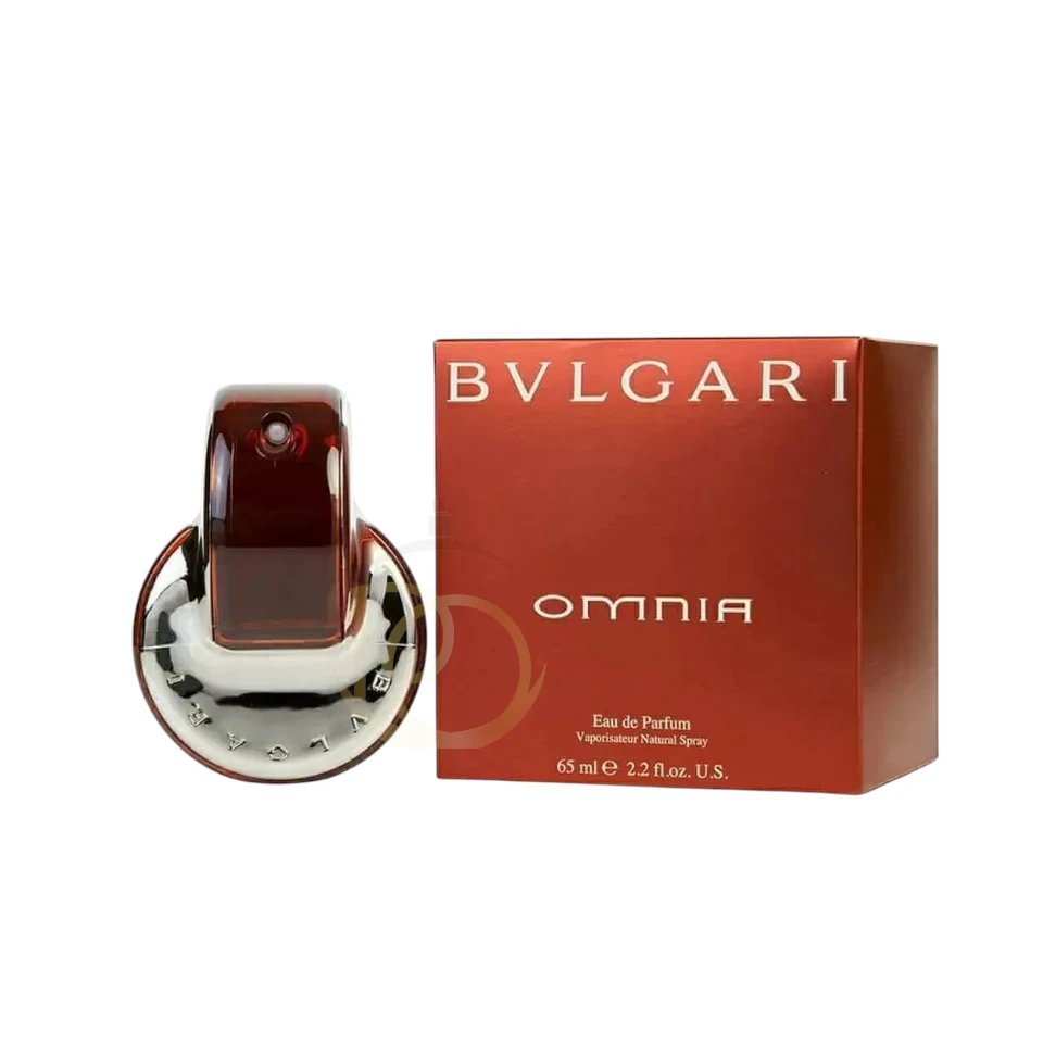 Omnia Bvlgari: notas de base de chocolate blanco. Lujo y misterio oriental.
