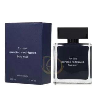 Frasco de cristal azul oscuro transparente del perfume Bleu Noir For Him Narciso Rodriguez EDT con tapón negro.