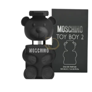 Elegante frasco de oso negro lacado del perfume Toy Boy 2 de Moschino sobre un fondo minimalista.