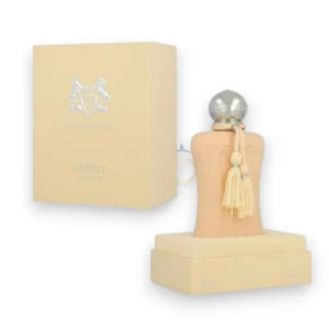Precioso frasco color melocotón de Cassili EDP, la esencia de la elegancia frutal y la feminidad.