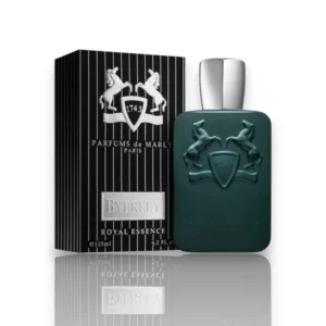 Carácter noble y maderas profundas. Royal Essence Byarley: la fuerza del vetiver en un frasco de lujo.
