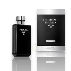 Botella de perfume cilíndrica con un imponente diseño en color negro opaco y detalles plateados que reflejan sobriedad y lujo.