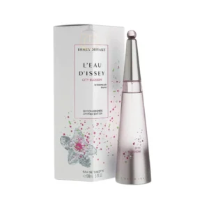 Perfume femenino con frescura cítrica, corazón floral y base cálida amaderada.