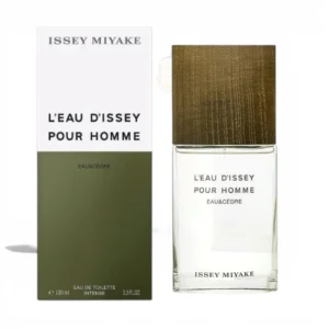 Perfume masculino con frescura cítrica, corazón de cedro y base cálida amaderada.