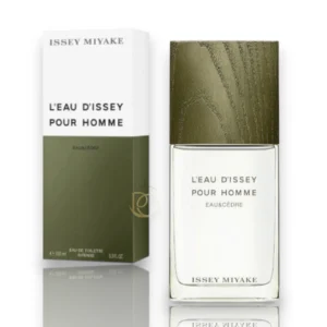 Frasco minimalista de Eau & Cèdre EDT Intense con tapón de madera que evoca la pureza de la naturaleza.