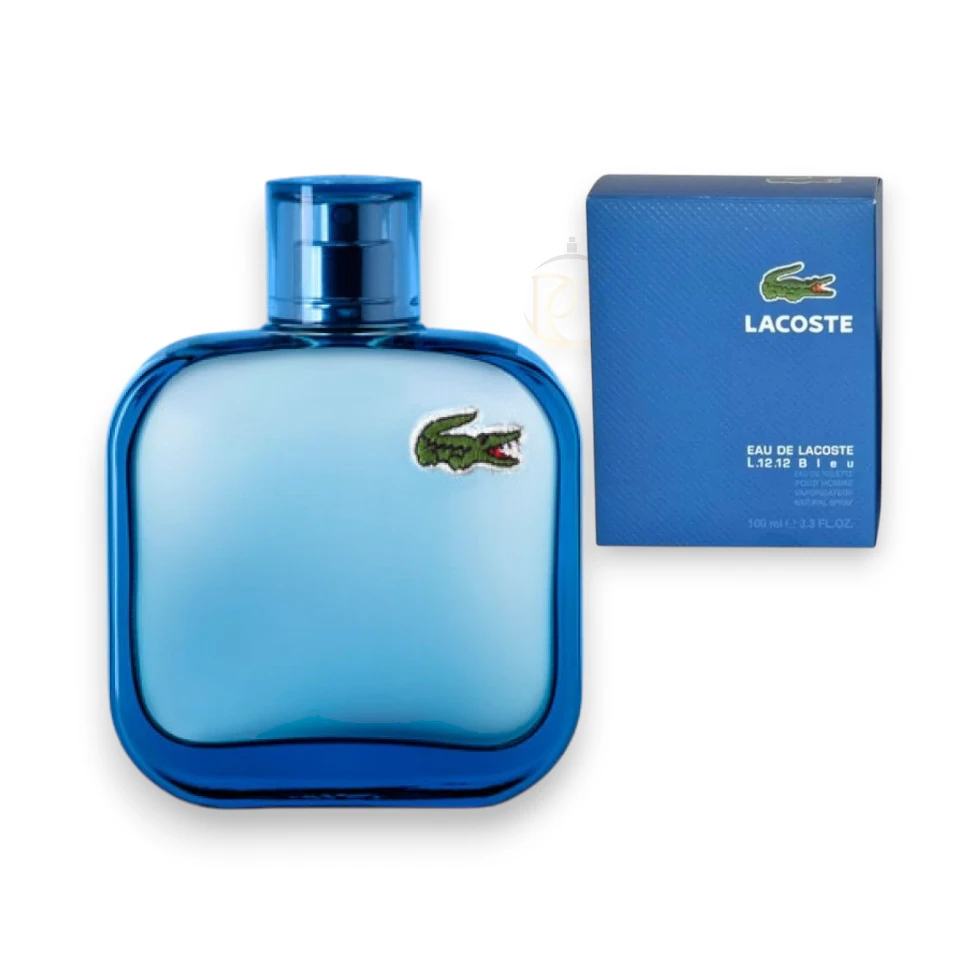 Frasco de diseño deportivo en un intenso color azul opaco que refleja la frescura de la fragancia.