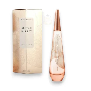 Perfume femenino con frescura frutal, corazón floral y base cálida amaderada.
