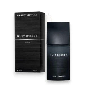 Elegante frasco negro de Nuit D’Issey Parfum que evoca el misterio y la fuerza de la noche urbana.