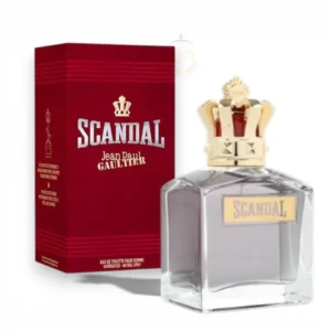 Robusto frasco de perfume Scandal Pour Homme de 150ml coronado con un tapón dorado de rey.