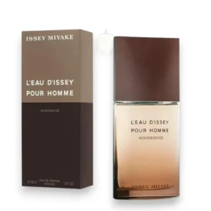 Perfume masculino intenso con cítricos, especias y maderas.