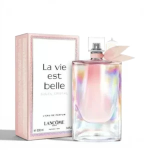 Frasco de perfume La Vie Est Belle Soleil Cristal con reflejos holográficos y su lazo rosa.