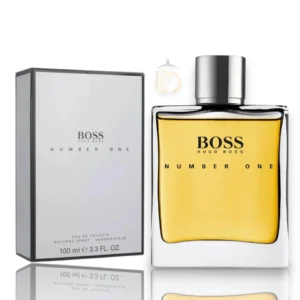 Frasco sobrio de Boss Number One EDT con líquido dorado sobre un fondo oscuro de madera elegante.