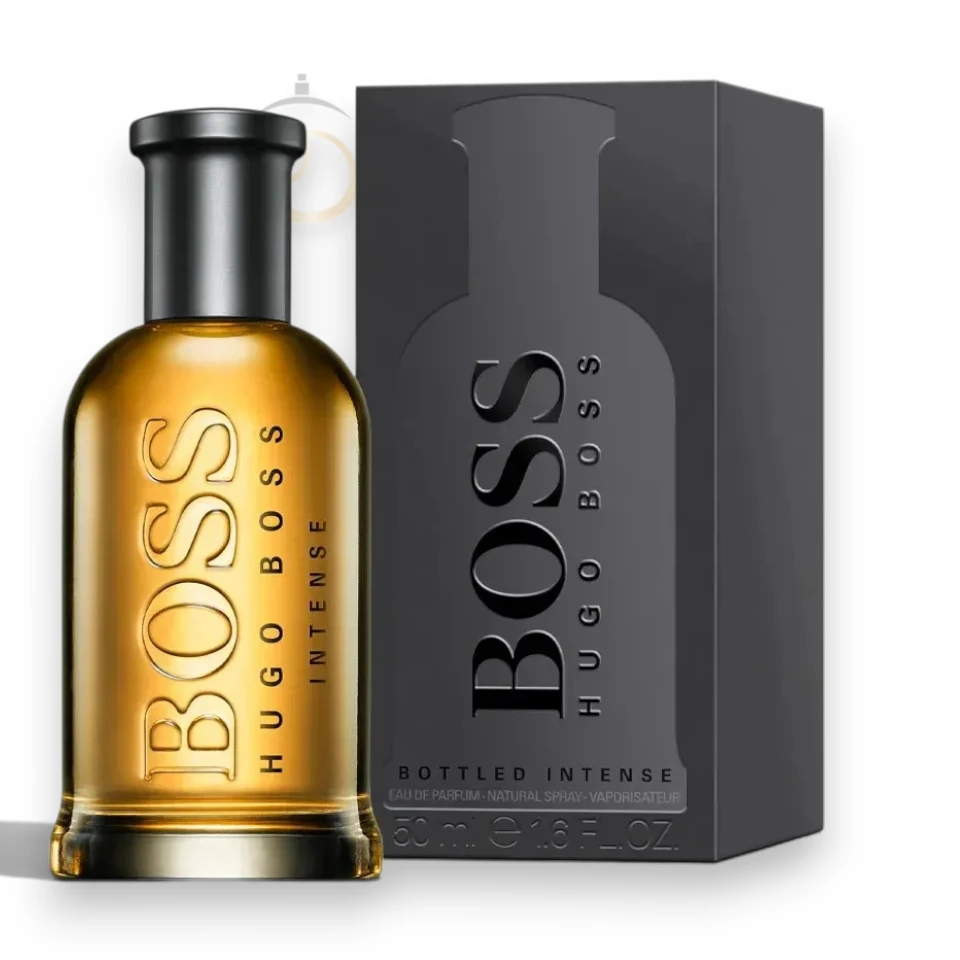 Perfume Bottled Hugo Boss EDP Intense 50ML para hombre en frasco oscuro sobre fondo elegante