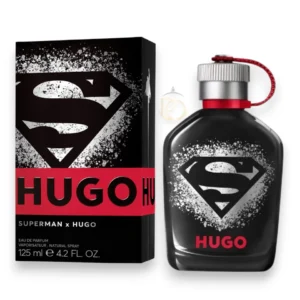 Perfume Superman x Hugo EDP para hombre en frasco azul con diseño exclusivo sobre fondo neutro