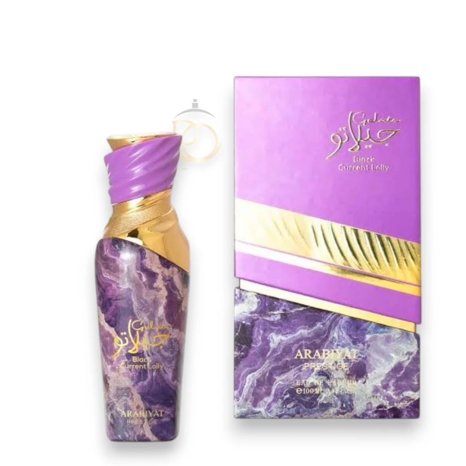 Frasco del perfume Black Current Lolly EDP sobre un fondo morado vibrante con destellos de luz.
