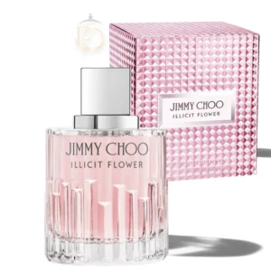 Frasco elegante del perfume Illicit Flower EDT sobre un fondo luminoso de flores frescas.