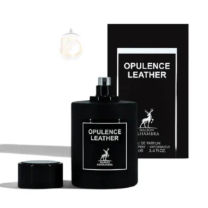 Frasco del perfume Opulence Leather EDP sobre un fondo oscuro de textura de cuero con iluminación cálida.